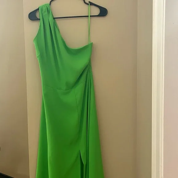 Alexia Admor | Dresses | Sale Brand New With Tag Alexia Admor One Shoulder  Green And Midi Dress Size | Poshmark